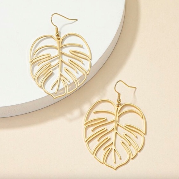 Tropical Monstera Leaf Gold Dangle Drop Earrings Outlined Vacation Resort Island - Picture 1 of 6